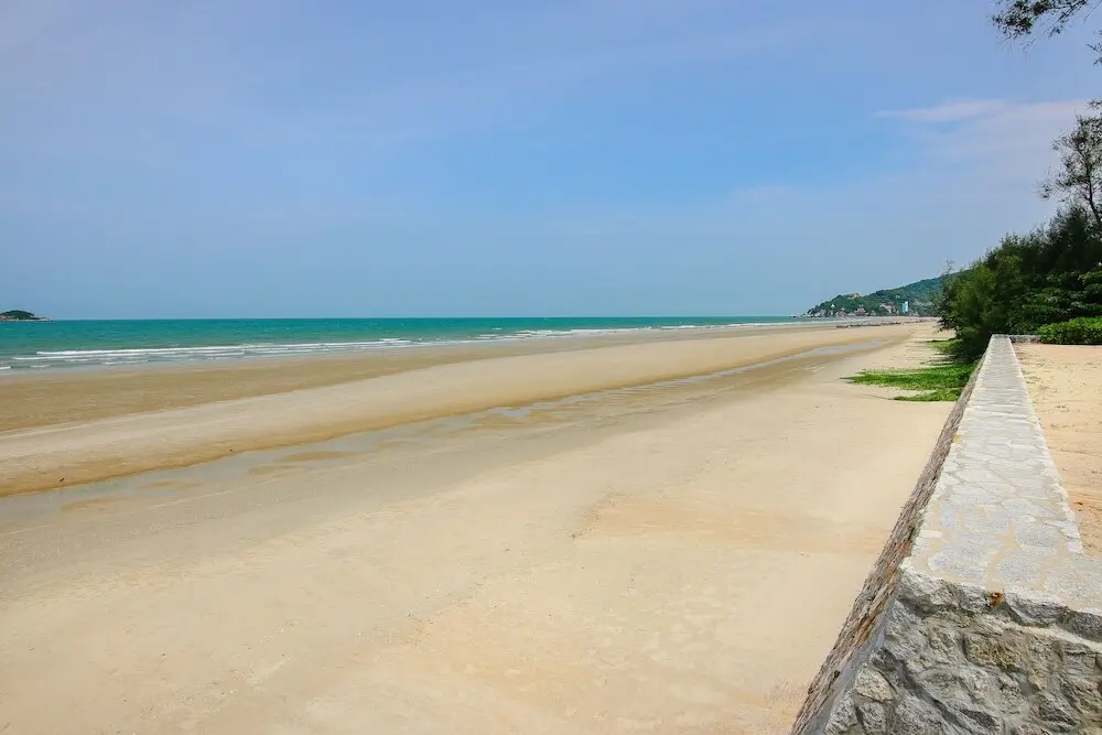 Хуахин: Hua Hin Luxury Beachfront Condo By Mon