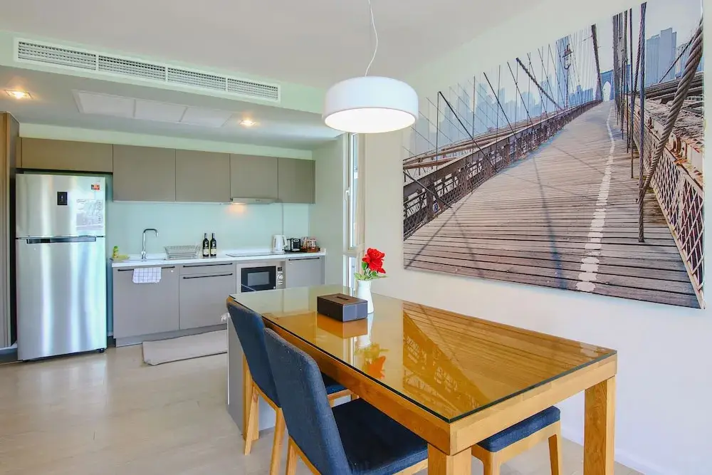 Хуахин: Hua Hin Luxury Beachfront Condo By Mon
