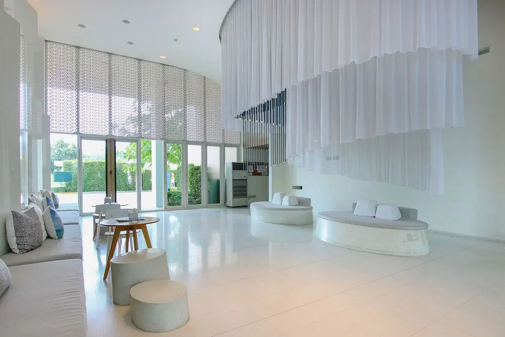 Хуахин: Hua Hin Luxury Beachfront Condo By Mon