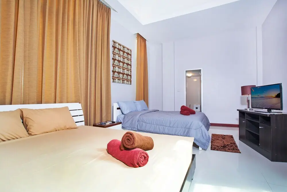 На Чом Тхиан: Jomtien Waree 8 6 Bed