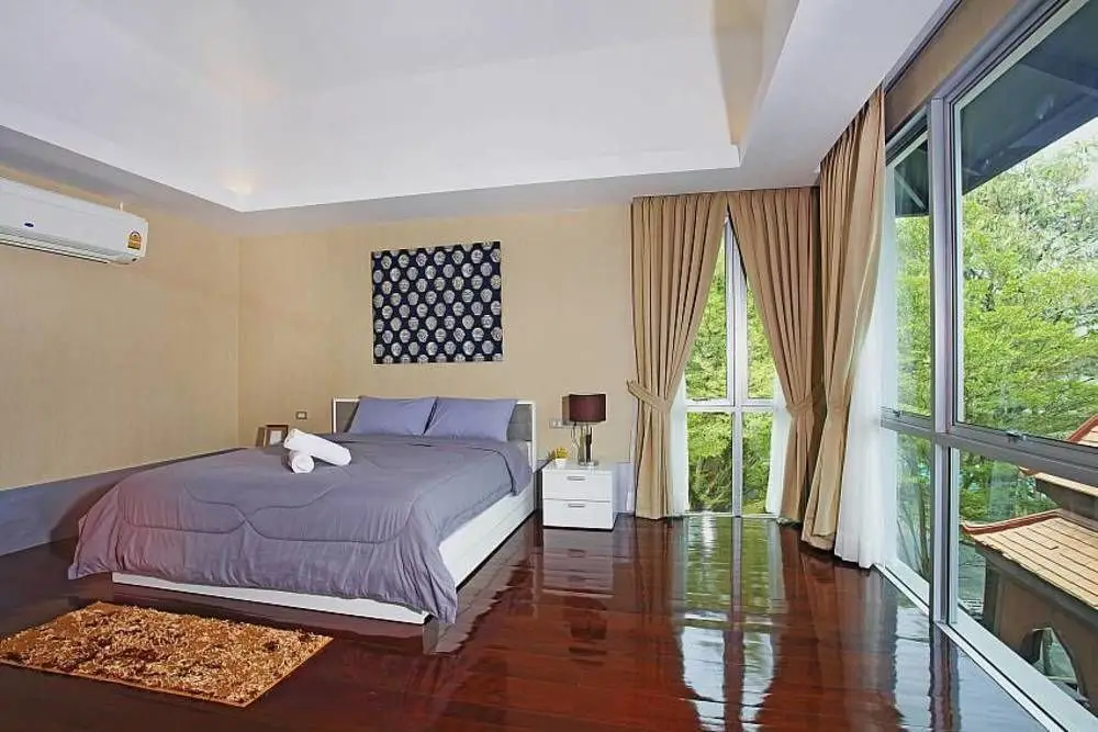 На Чом Тхиан: Jomtien Waree 8 6 Bed