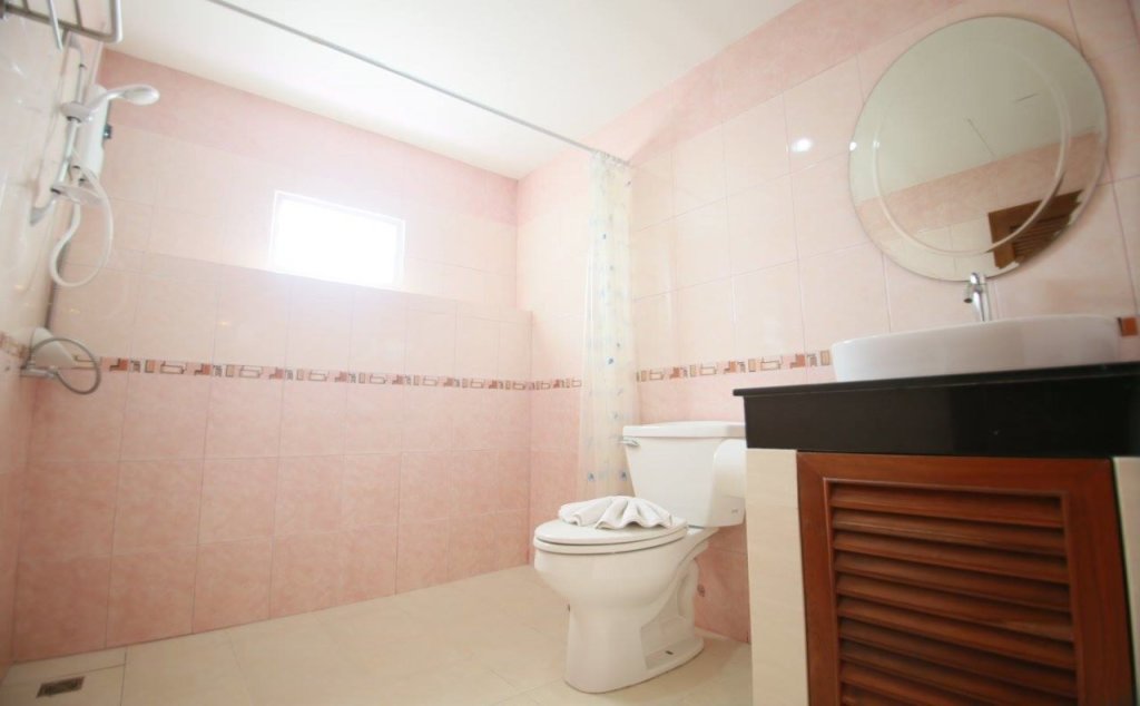 Паттайя: Pintree Service Apartment Pattaya