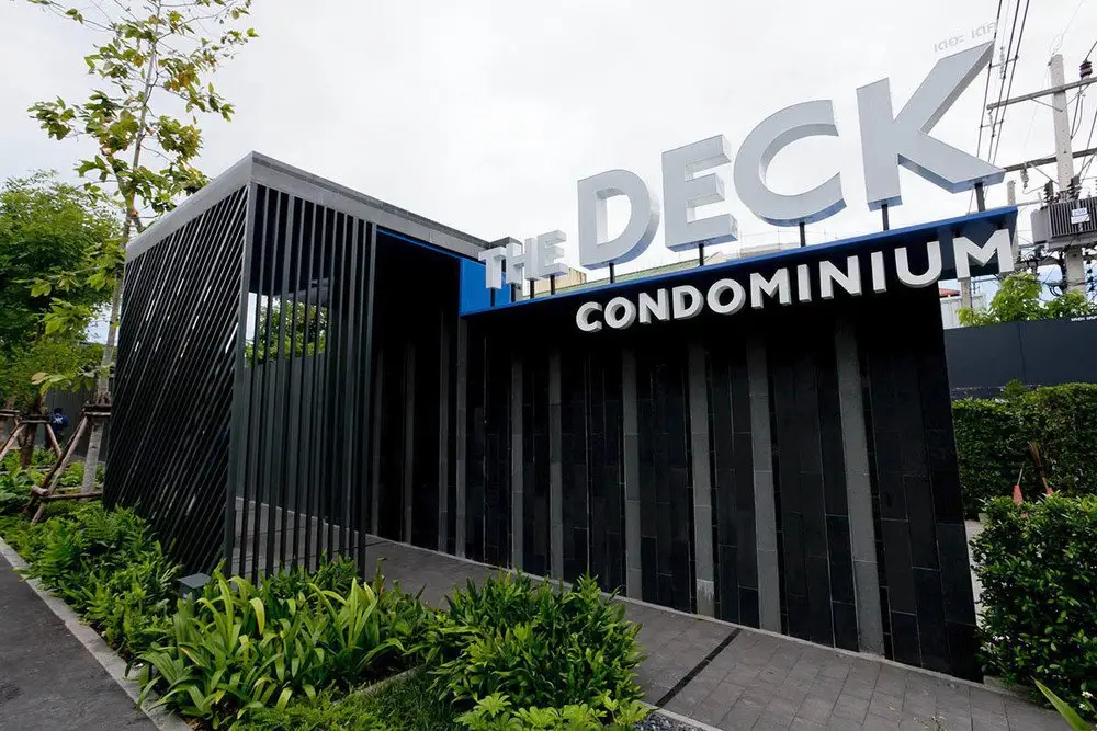 Кату: Апартаменты The Deck Patong Condo
