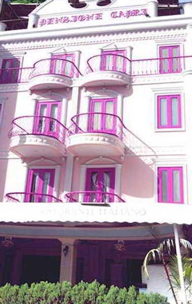 Тхаланг: Capri (A Business Of Gallura)
