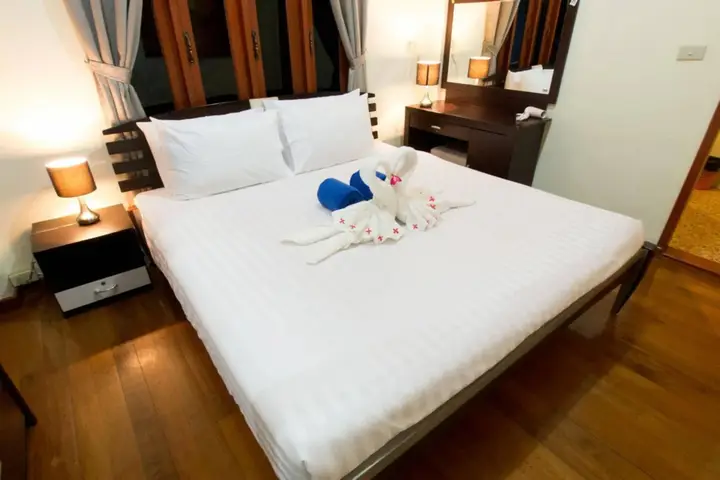 Тхаланг: 爱沙万别墅酒店(Aisawan Villas)