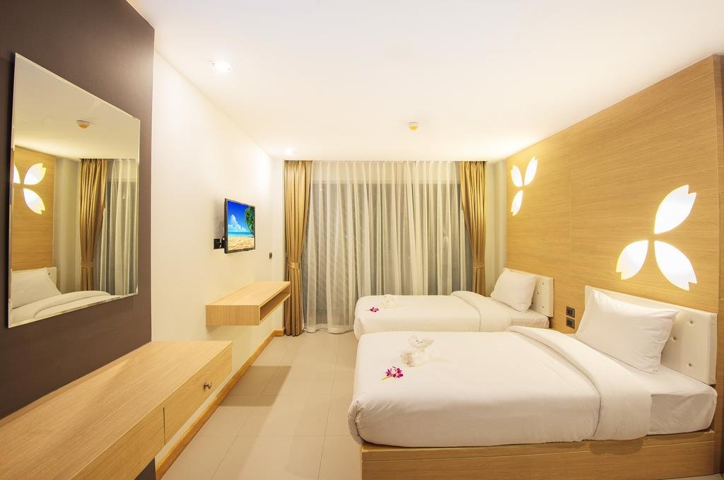 Кату: Отель Clarion Patong Beach