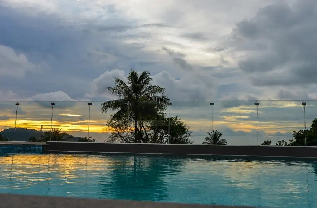 Кату: Отель Clarion Patong Beach