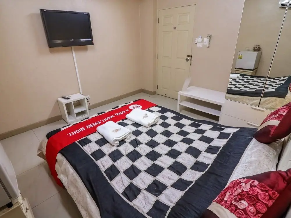 Бангкок: OYO 102 Diamond Residence Silom