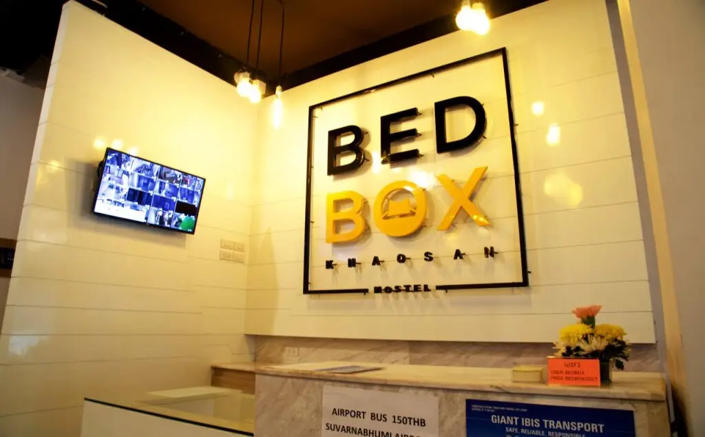 Бангкок: Bed Box Khaosarn Hostel