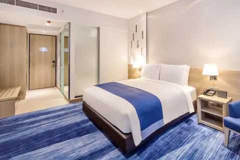 Holiday Inn Express Bangkok Soi Soonvijai by IHG — фото 1