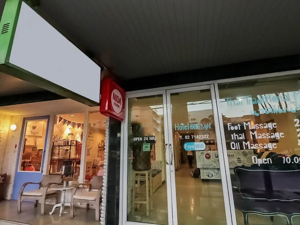 Бангкок: Nida Rooms Phrakhanong 984 Station at Take A Rest