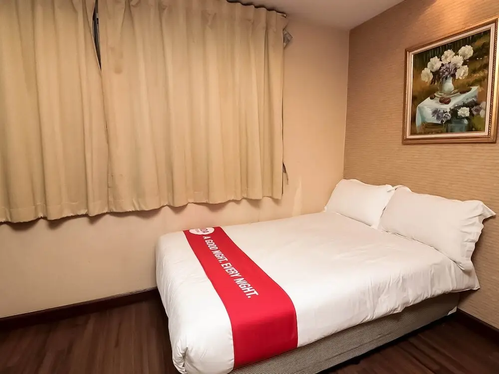 Бангкок: Nida Rooms Phrakhanong 984 Station at Take A Rest