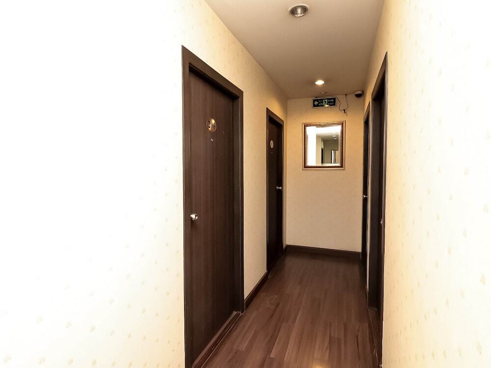 Бангкок: Nida Rooms Phrakhanong 984 Station at Take A Rest