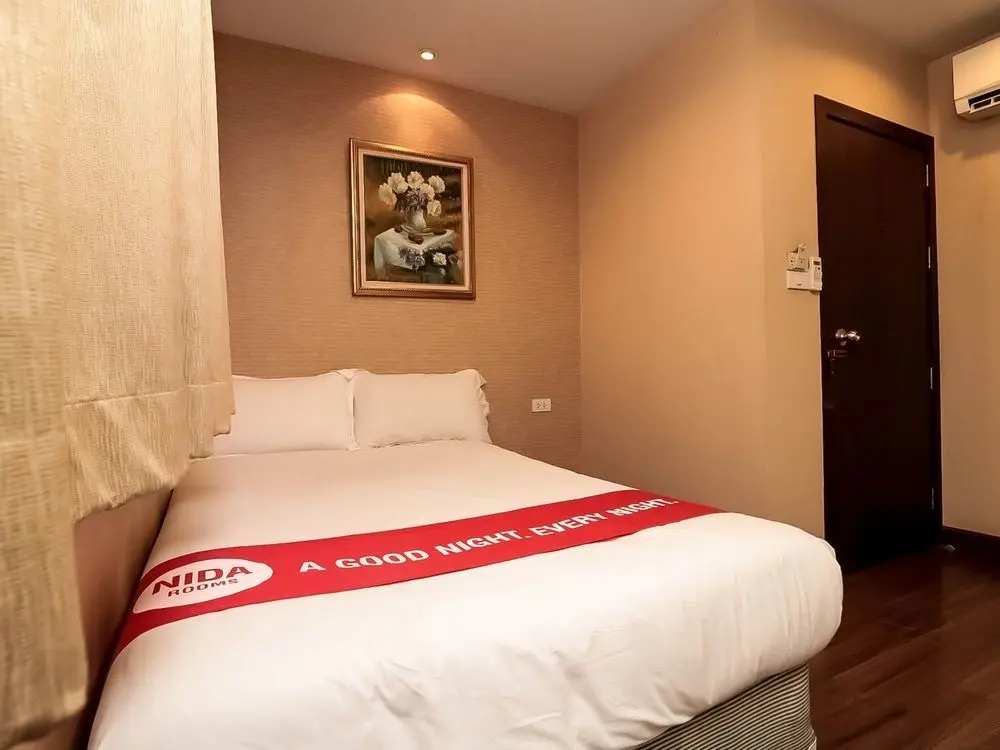 Бангкок: Nida Rooms Phrakhanong 984 Station at Take A Rest