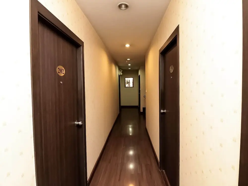Бангкок: Nida Rooms Phrakhanong 984 Station at Take A Rest