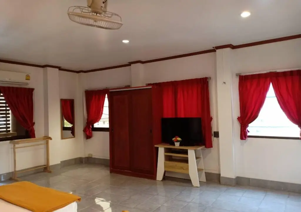 Кату: Kookkai House