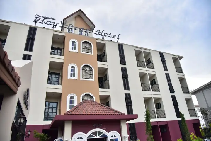 Сураттхани: Ploy's Pearl Hotel