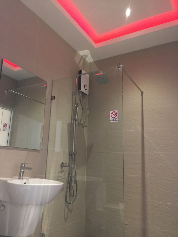 Паттайя: Picasso Hotel 24 Inn