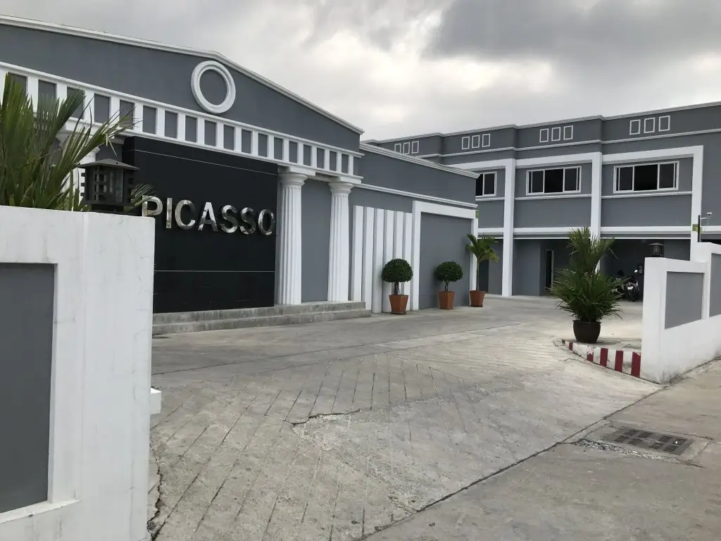 Паттайя: Picasso Hotel 24 Inn