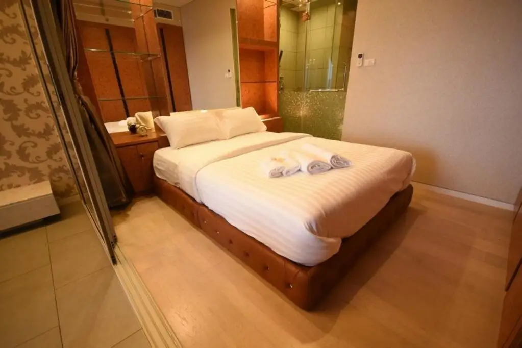 Бангкок: BoonRumpa Condotel