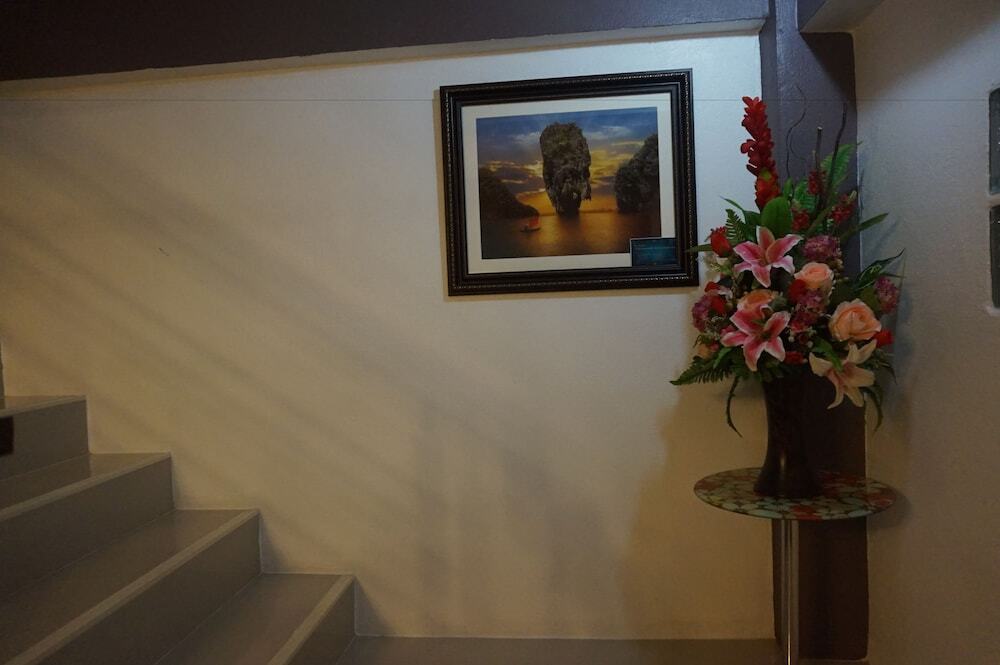 Тай-Муанг: The Memory Hostel