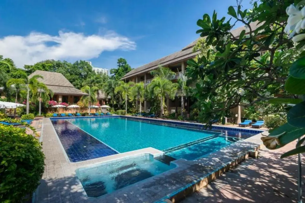 Паттайя: Plumeria Resort (Wong-Amat)