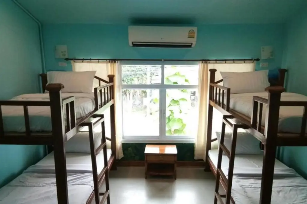 Самуи: The Corner Transit Hostel
