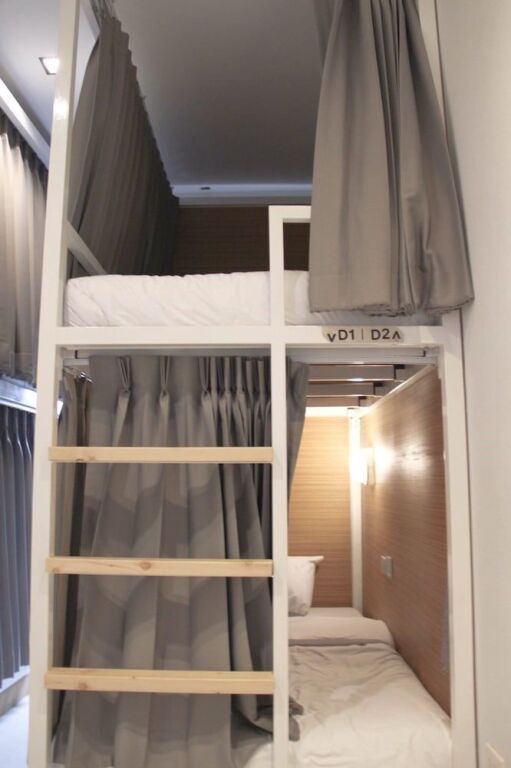 Дамноен Садуак: The Peace Hostel