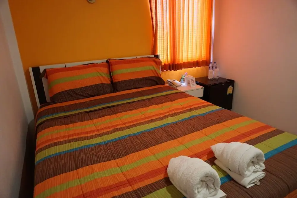 Накхонситхаммарат: Boss House Hotel