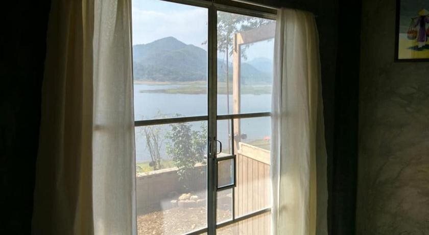 Каенг Крачан: T and P Lake View