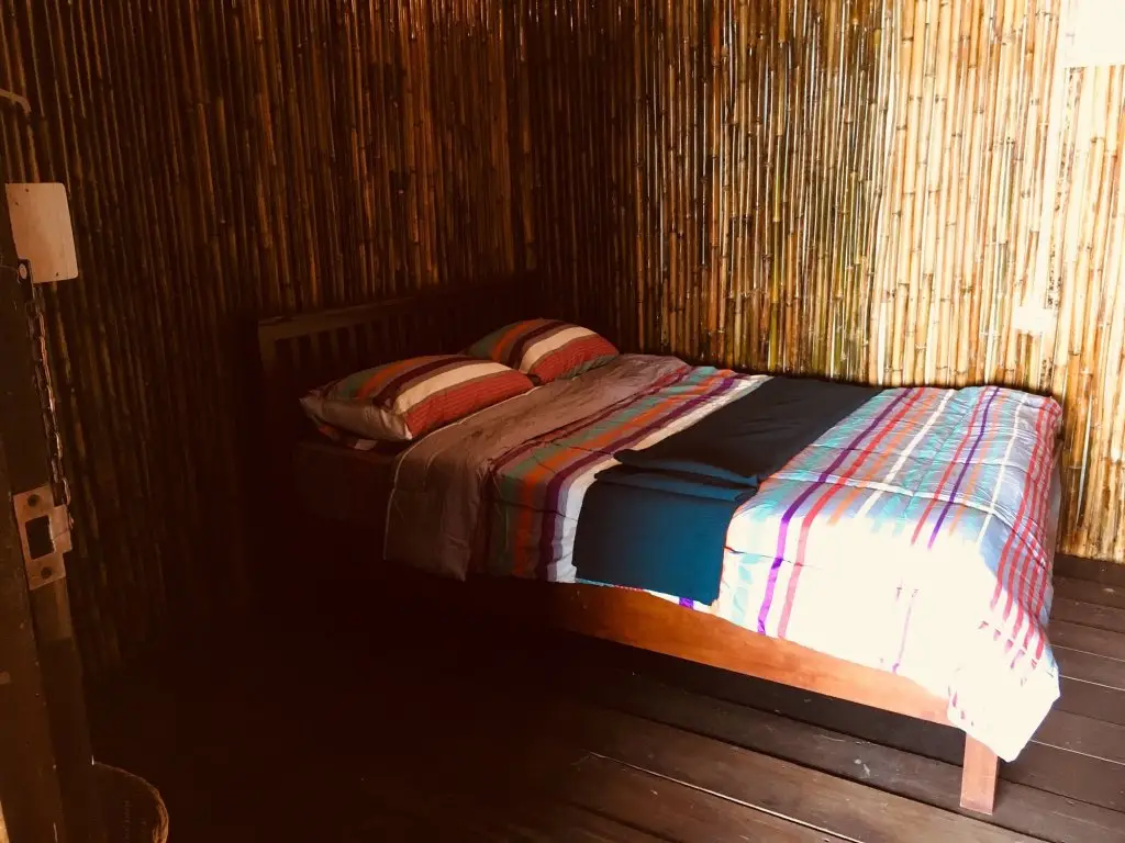 Самутсонгкхрам: River House at Wat-Yai