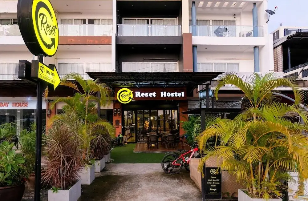Краби: Reset Hostel