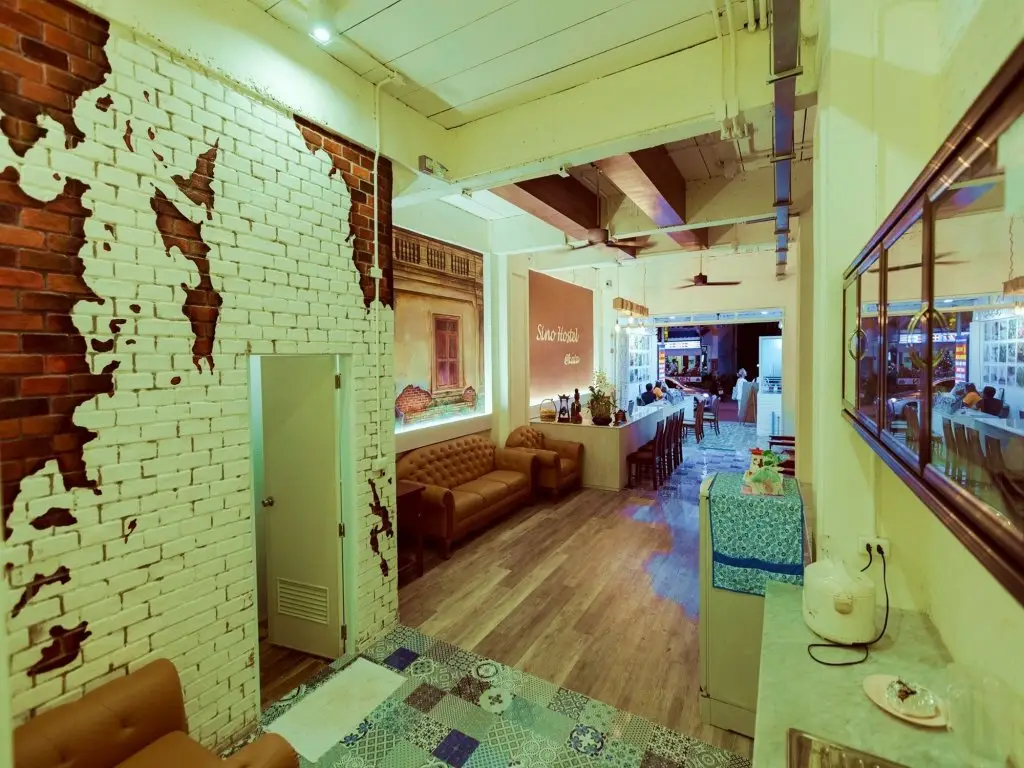 Муанг: Sino Hostel Kata