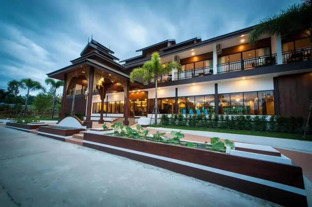 Маерим: Moon Terrace Resort & Hotel