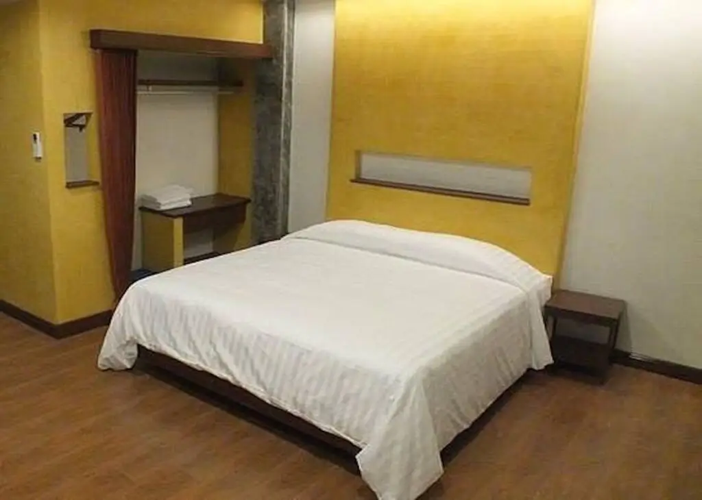 Хатъяй: Baan Napa