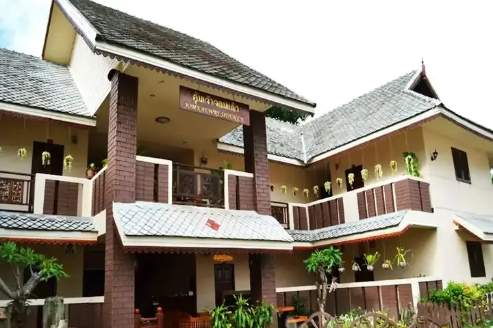 Лампхун: KhumJaoJomKaew Resort