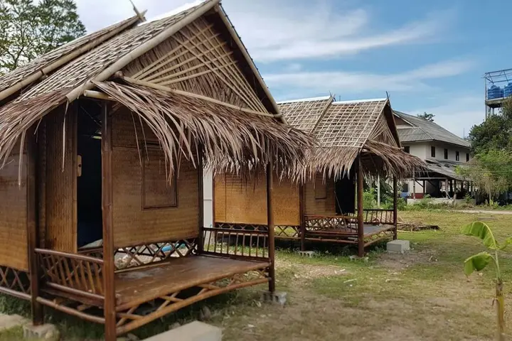 Ланта: Lanta Local Hut