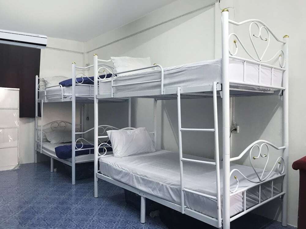 Бангкок: Omarthai Hotel - Hostel