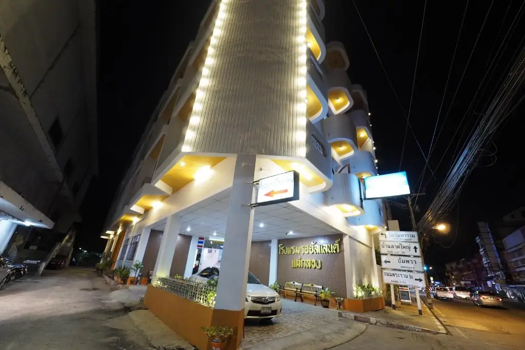 Royal Land Mae Klong Hotel — фото 1