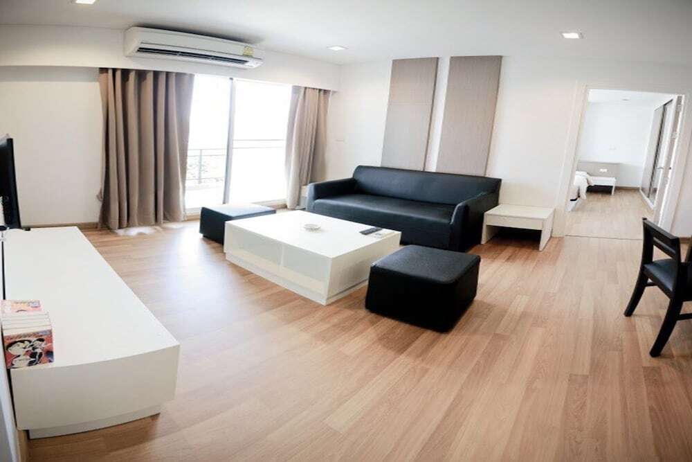 Сирача: R Residence Sri Racha