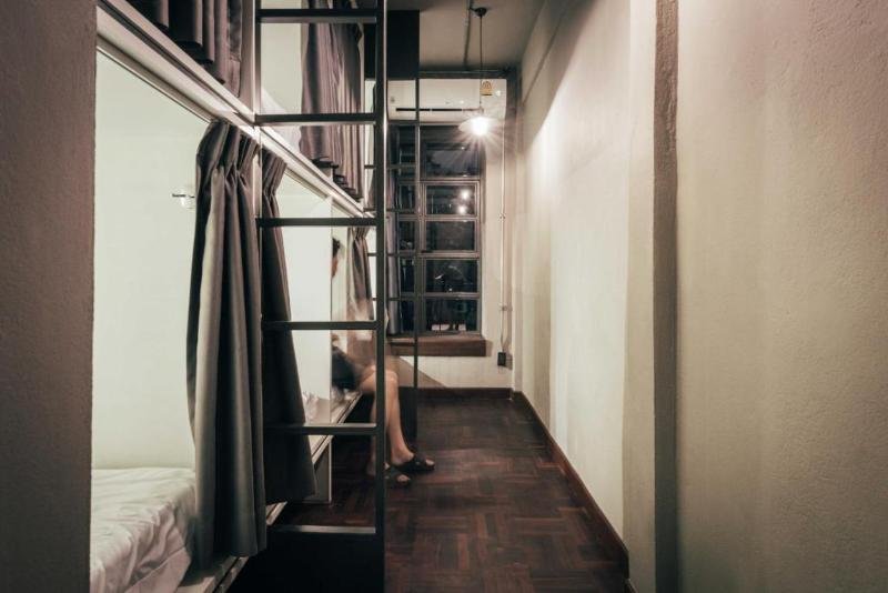 Бангкок: Good'uck Hostel at Silom