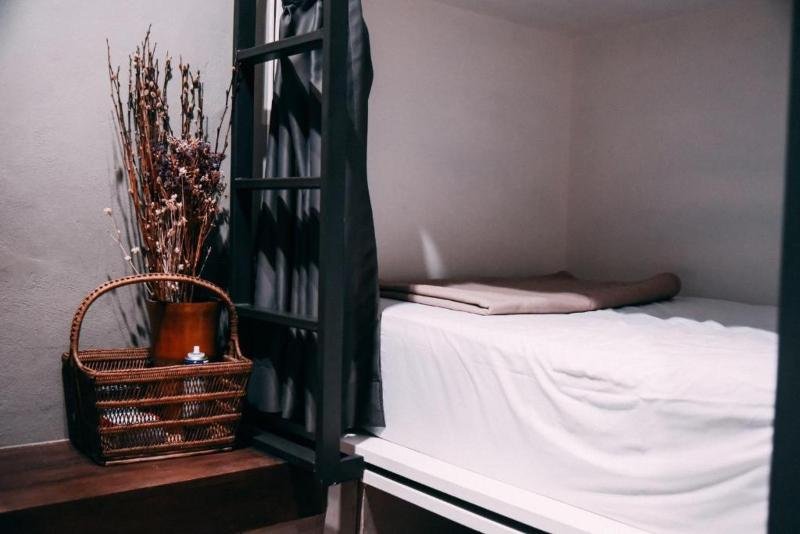 Бангкок: Good'uck Hostel at Silom