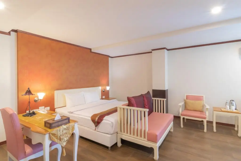 Бангкок: J&Y Hotel