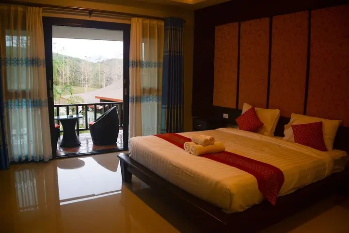 Сангкхла Бури: Phu Chom Mork Resort