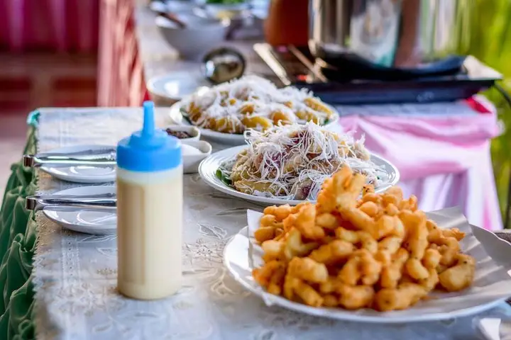Сангкхла Бури: Phu Chom Mork Resort