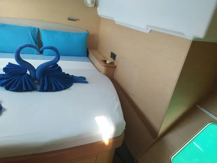 Тхаланг: Discover Catamaran Phuket - LAGOON440