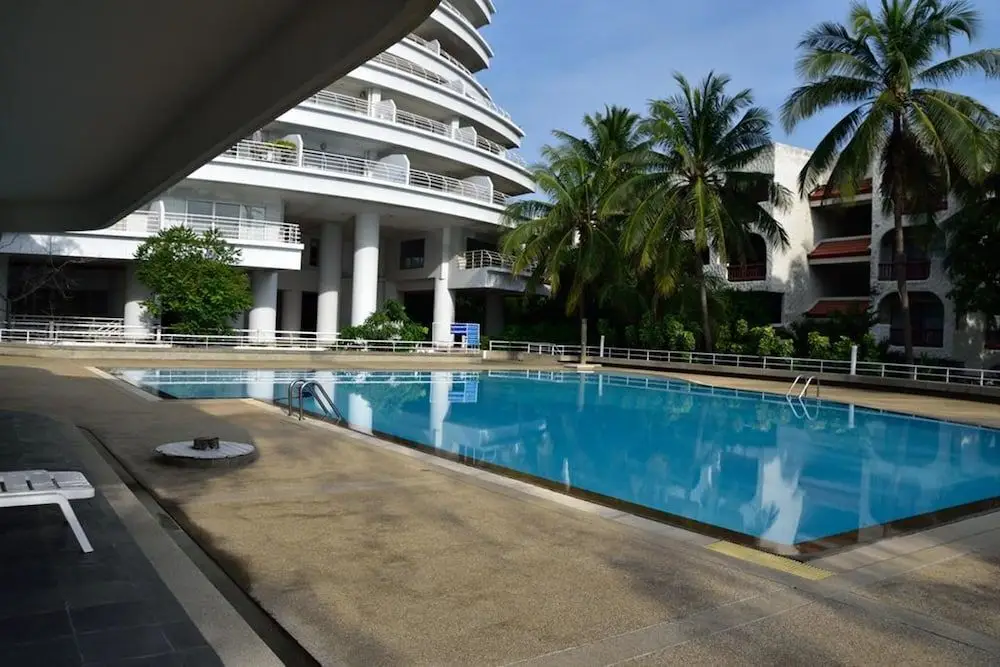 Чаам: Sandy Beach Condo 15E