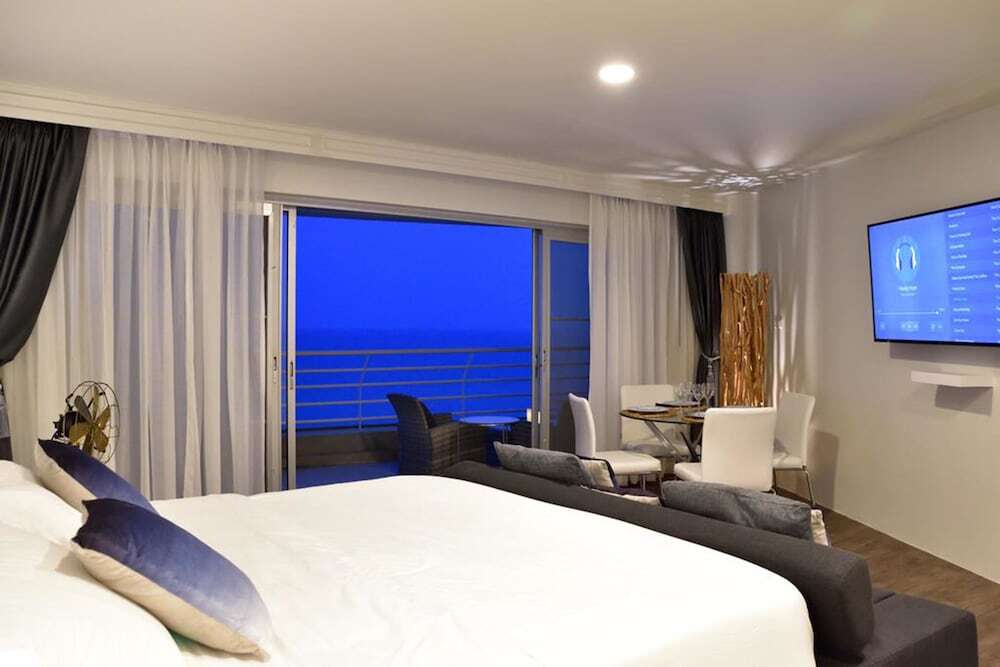 Чаам: Sandy Beach Condo 15E