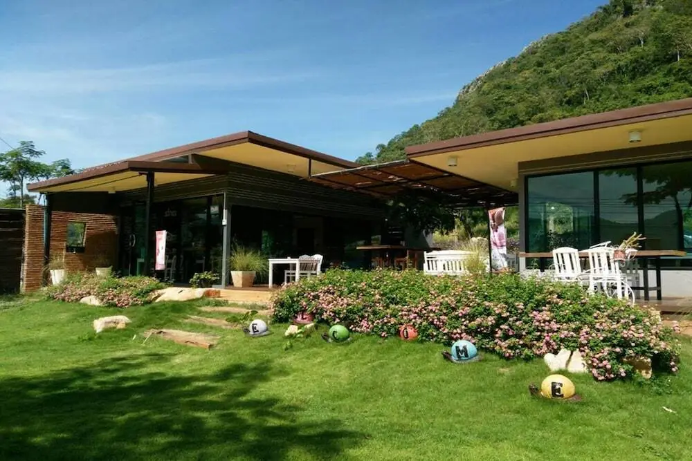 Пак-Чонг: Rabbit Hill Cafe and Resort @ Khao Yai