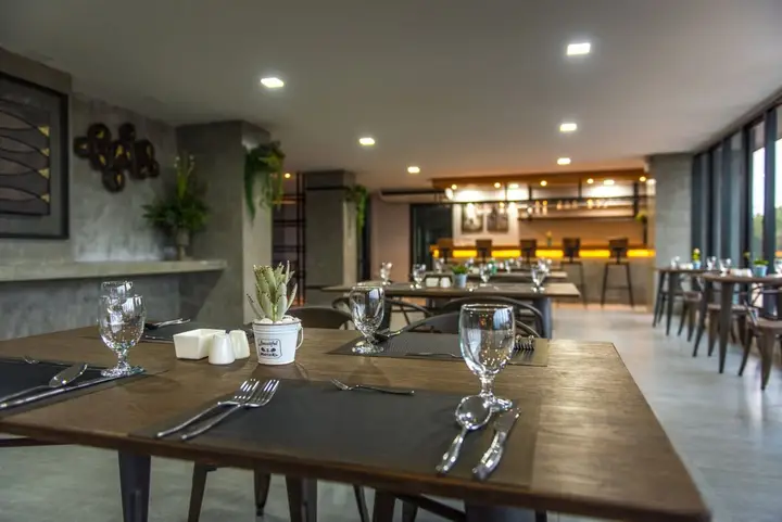 Кхлонг-Янг: De V Loft Hotel